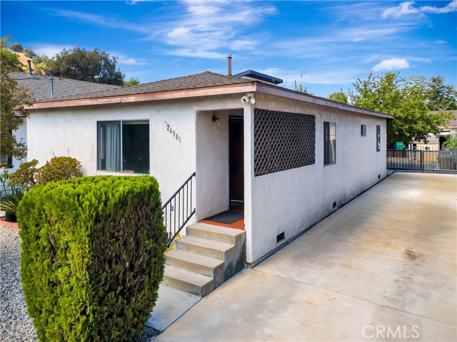 Detail Gallery Image 2 of 18 For 2651 Pirtle St, Los Angeles,  CA 90039 - 3 Beds | 1/1 Baths