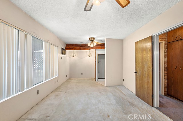 9649 Grace Street, Fontana CA: https://media.crmls.org/medias/f2f634d7-19fe-4165-bc69-16c54ea4e3a2.jpg