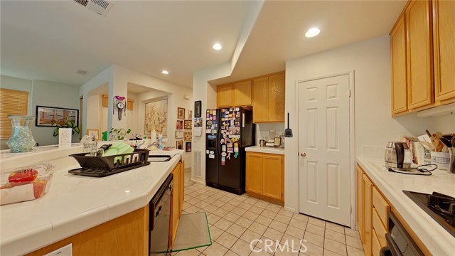 Detail Gallery Image 13 of 46 For 27903 Baneberry #10,  Valencia,  CA 91354 - 3 Beds | 3 Baths