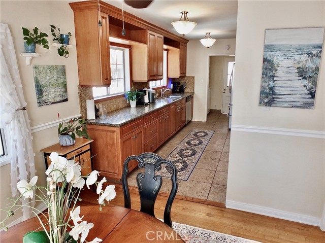 4306 Hackett Avenue, Lakewood CA: https://media.crmls.org/medias/f2f72e99-b997-4550-a135-af18dca69697.jpg