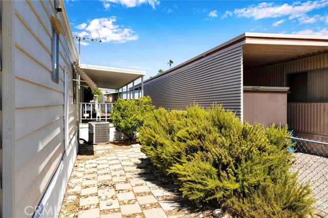200 San Bernardino, Rialto CA: https://media.crmls.org/medias/f2f7684d-2721-4fcc-a220-bcbcc658380d.jpg