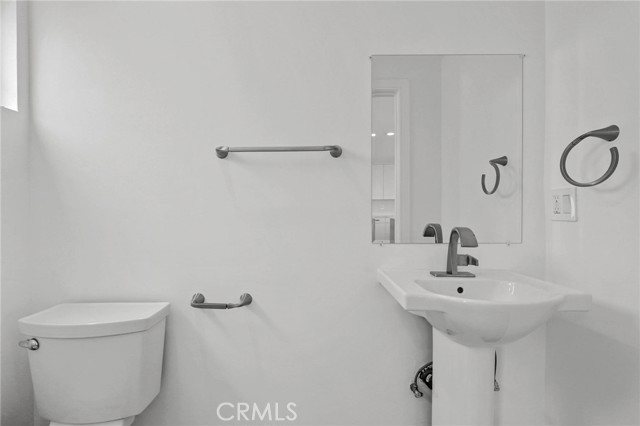 Detail Gallery Image 18 of 23 For 4138 Normal Ave, Los Angeles,  CA 90029 - 2 Beds | 2 Baths