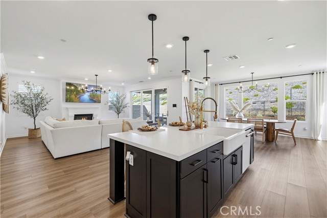 Detail Gallery Image 12 of 74 For 28445 Sunny Ridge Terrace, Castaic,  CA 91384 - 4 Beds | 3/1 Baths