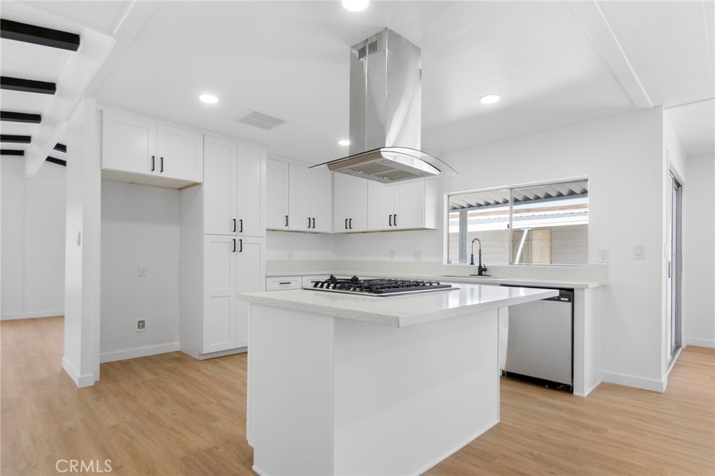 MLS #OC25240033 image #17