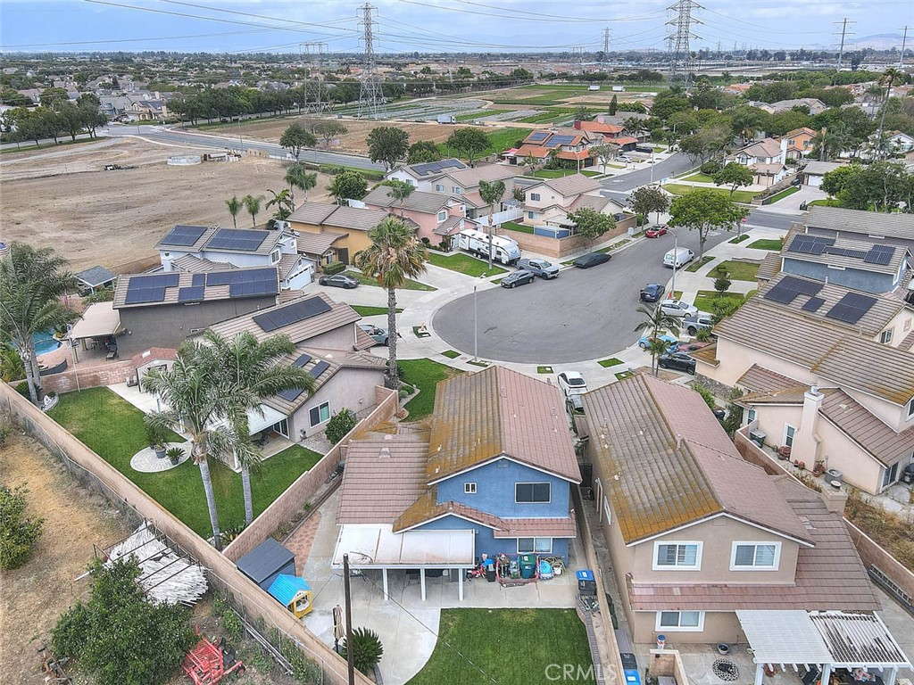 https://media.crmls.org/medias/f2f87abf-d1a6-453e-8fd4-49ab54f24caa.jpg?preset=X-Large
