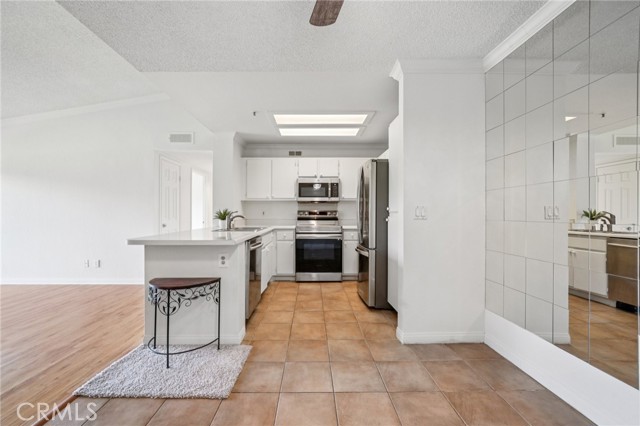 Detail Gallery Image 12 of 39 For 1995 Las Colinas Cir #307,  Corona,  CA 92879 - 2 Beds | 2 Baths