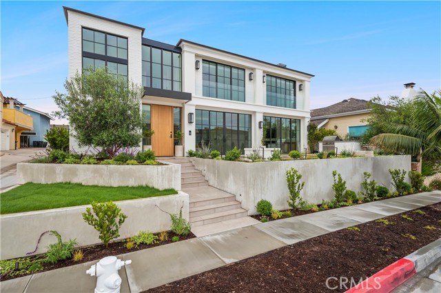 2820 Bayview Drive, Corona del Mar CA: https://media.crmls.org/medias/f2f94156-2d21-4a69-a8e6-d7f99d5ba8ef.jpg