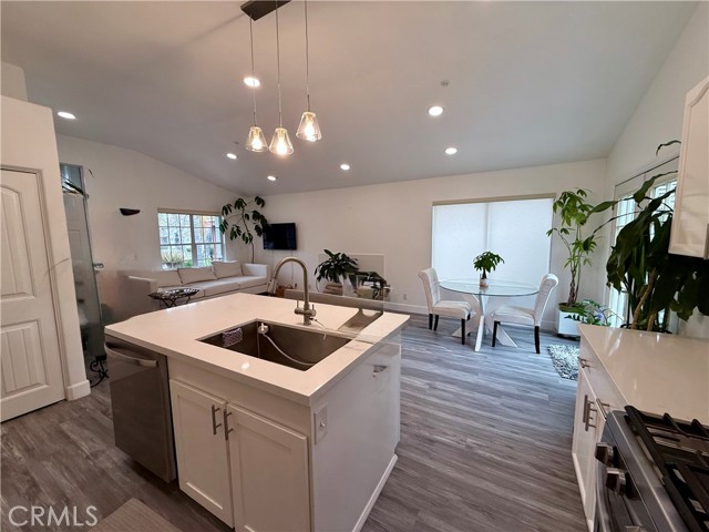 Detail Gallery Image 6 of 21 For 5586 Grand Prix Ct, Fontana,  CA 92336 - 3 Beds | 2 Baths