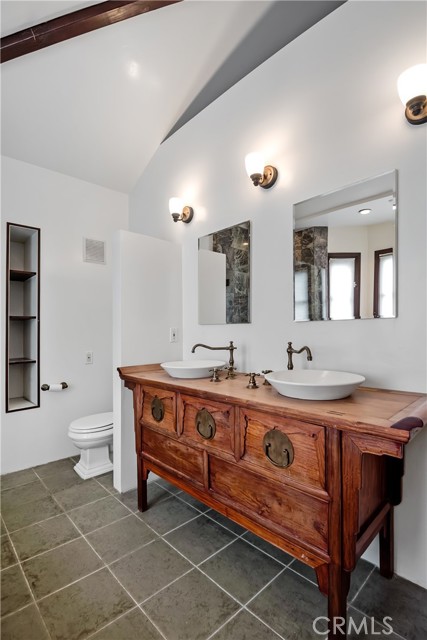 3300 Maple Avenue, Manhattan Beach, California 90266, 3 Bedrooms Bedrooms, ,2 BathroomsBathrooms,Residential,Sold,Maple,SB24120041