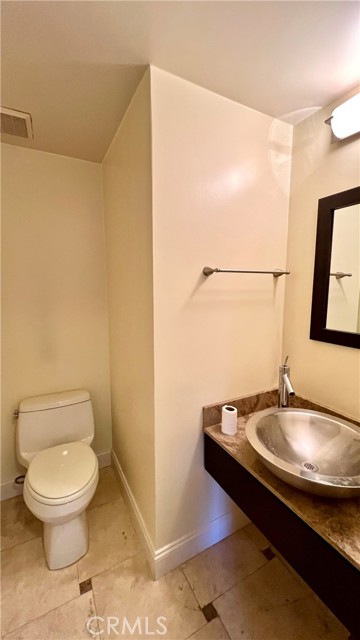 Detail Gallery Image 5 of 14 For 10535 Ashton, Los Angeles,  CA 90024 - 2 Beds | 3 Baths