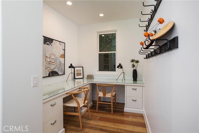 2217 Laurel Place, Newport Beach CA: https://media.crmls.org/medias/f2fa6a2c-36f0-4452-a8cb-6c071db52551.jpg