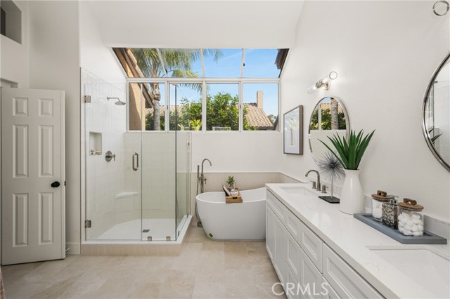 29 Calabria, Lake Forest CA: https://media.crmls.org/medias/f2fac418-69e6-4c82-9d0f-a8b967136ebb.jpg