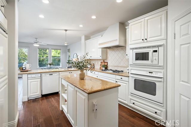 Detail Gallery Image 20 of 47 For 24909 Ironwood Dr, Valencia,  CA 91355 - 4 Beds | 4 Baths