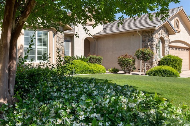 Detail Gallery Image 3 of 36 For 2419 Crocus Dr, Bakersfield,  CA 93311 - 2 Beds | 2 Baths