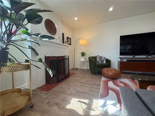 Detail Gallery Image 11 of 65 For 5120 Baltimore St, Los Angeles,  CA 90042 - 3 Beds | 3 Baths