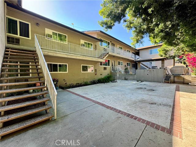 157 Esperanza Avenue, Sierra Madre CA: https://media.crmls.org/medias/f2fc26d6-06e5-438e-8a28-0b830ad2d73f.jpg