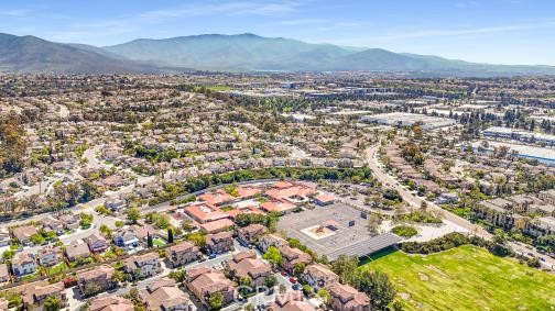 624 Corte Patio, Chula Vista CA: https://media.crmls.org/medias/f2fc6b30-5e78-406c-96f1-5e27b8bb292e.jpg