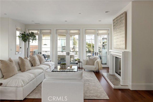 2211 Vista Drive, Manhattan Beach, California 90266, 3 Bedrooms Bedrooms, ,3 BathroomsBathrooms,Residential,Sold,Vista,SB21197291