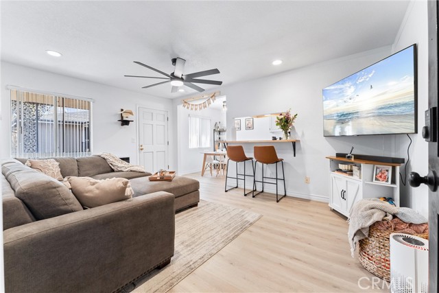 Detail Gallery Image 3 of 24 For 660 S Glassell St #14,  Orange,  CA 92866 - 1 Beds | 1 Baths