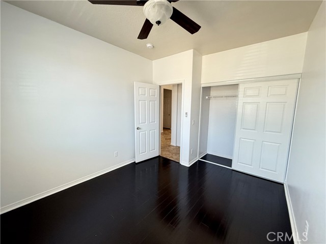 9093 Seal Beach Drive, Hesperia CA: https://media.crmls.org/medias/f2fe8a98-4578-4508-b0fc-5b11d74ddaf0.jpg