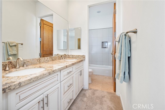 556 Via Pueblo, Riverside CA: https://media.crmls.org/medias/f2ff3178-897b-4ced-8dd0-041f8c1f3c38.jpg