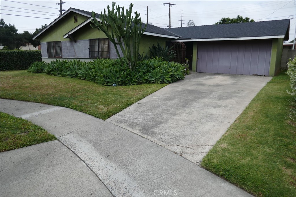 2322 S Warbler Street