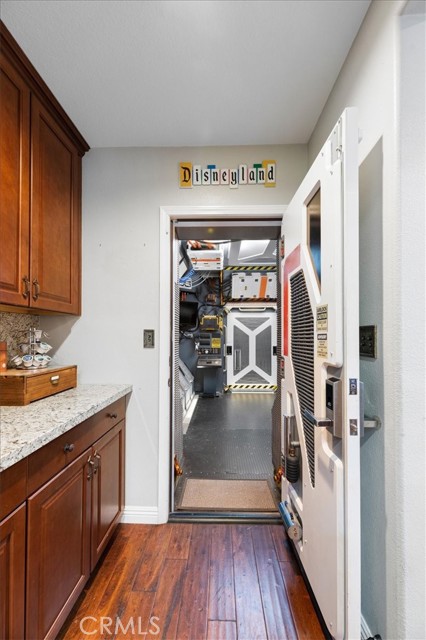 22517 Skipping Stone Drive, Saugus CA: https://media.crmls.org/medias/f2ff5c7f-b64d-4edc-bfd1-dda17136be6f.jpg