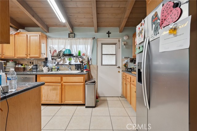 Detail Gallery Image 12 of 19 For 17531 Romar St, Northridge,  CA 91325 - 4 Beds | 2 Baths