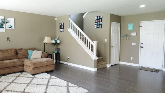 Detail Gallery Image 6 of 48 For 2340 Talbot Cir, Corona,  CA 92882 - 4 Beds | 2/1 Baths