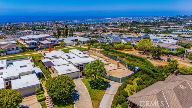 21 Beachcomber Drive, Corona del Mar CA: https://media.crmls.org/medias/f3008339-503e-4568-9258-2e626eace20f.jpg