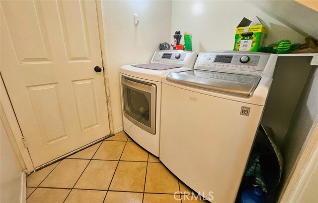 Detail Gallery Image 10 of 37 For 1337 W Latham, Hemet,  CA 92543 - 3 Beds | 2/1 Baths