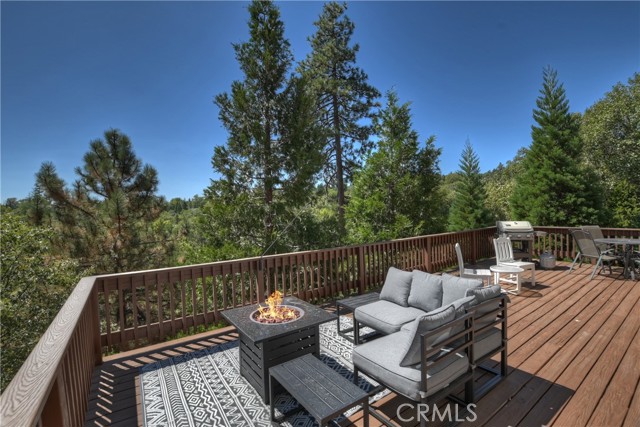 Detail Gallery Image 2 of 34 For 28203 Arbon Ln, Lake Arrowhead,  CA 92352 - 3 Beds | 2 Baths