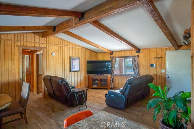 14221 Tumbleweed Road, Phelan CA: https://media.crmls.org/medias/f301ce4e-3d41-46f0-a819-a71a0a199ce7.jpg