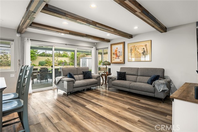 1624 Kingston Road, Placentia CA: https://media.crmls.org/medias/f301e1ea-97b6-484c-8a07-c94a4d76c561.jpg