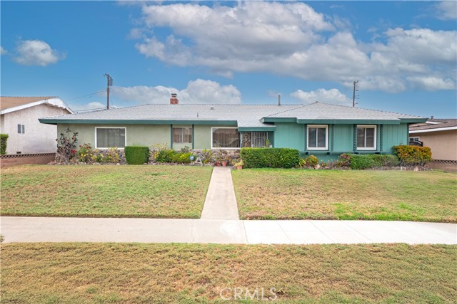 2996 Gladstone Street, Pomona CA: https://media.crmls.org/medias/f302833f-c1f1-4818-b5fe-eee86ea06538.jpg