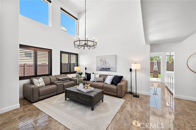 Detail Gallery Image 6 of 27 For 52 via Brida, Rancho Santa Margarita,  CA 92688 - 4 Beds | 2/1 Baths