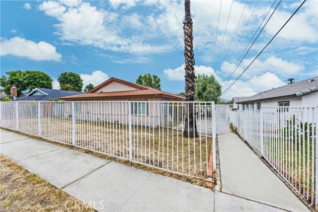 2169 Sunrise Lane, San Bernardino CA: https://media.crmls.org/medias/f3033d54-2d93-42d0-a4ec-8ccfc9e89c6e.jpg