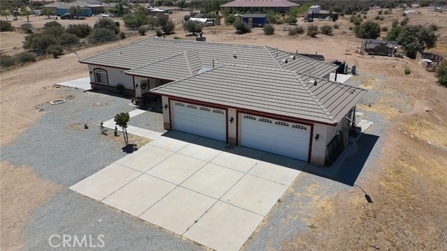 7445 Cedar Street, Phelan CA: https://media.crmls.org/medias/f3038acf-b7e3-4192-818e-aeb41be40180.jpg