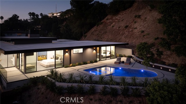 Detail Gallery Image 41 of 46 For 9015 Alto Cedro Dr, Beverly Hills,  CA 90210 - 4 Beds | 4/1 Baths