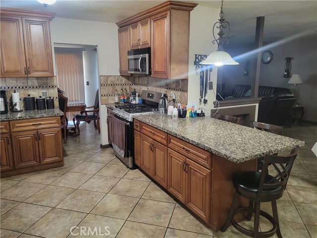 445 Fenmore Drive, Barstow, CA 92311 Listing Photo  5
