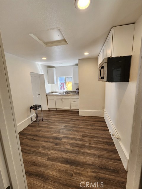 10799 Sherman Grove Avenue, Sunland CA: https://media.crmls.org/medias/f3046be2-8e6e-4412-95f0-d02a44233ae1.jpg