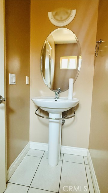 Detail Gallery Image 9 of 25 For 5241 Colodny Dr #403,  Agoura Hills,  CA 91301 - 3 Beds | 2/1 Baths