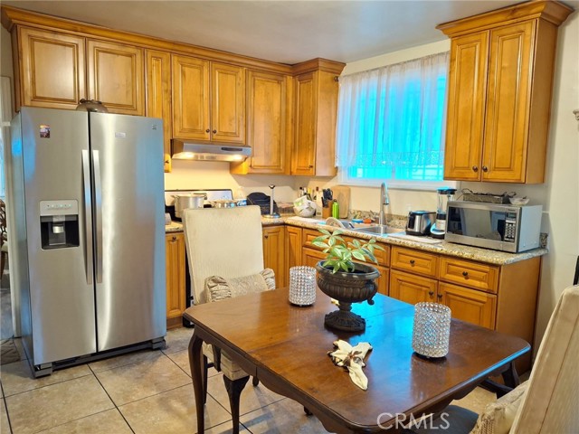 Detail Gallery Image 6 of 20 For 1346 W Century, Los Angeles,  CA 90044 - 2 Beds | 1 Baths