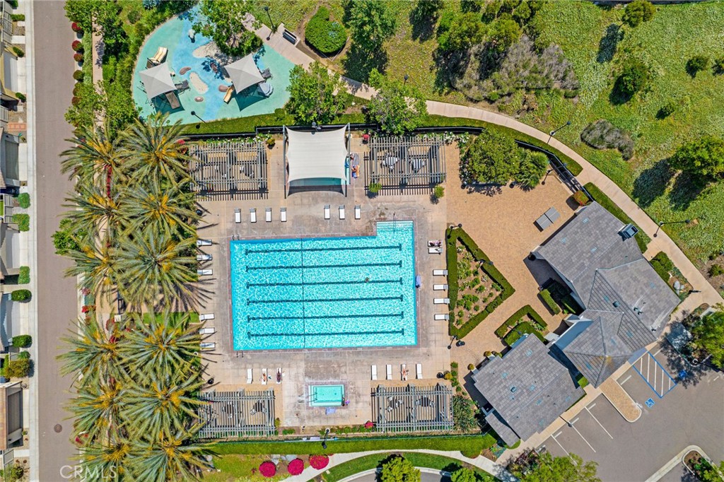 https://media.crmls.org/medias/f307c3f8-3ac1-49f7-ba56-fd9a90c0d31c.jpg?preset=X-Large