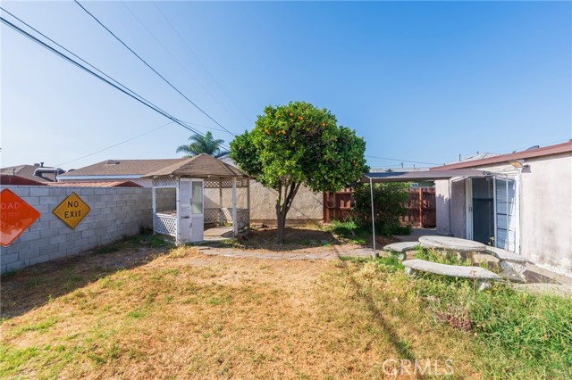 22428 Neptune Avenue, Carson CA: https://media.crmls.org/medias/f308a5d0-67b0-46c7-a3f2-701a2603513c.jpg