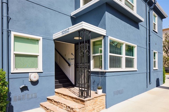 10641 Whipple Street photo 3