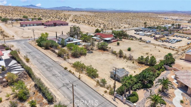 27580 Linda Vista Road, Barstow CA: https://media.crmls.org/medias/f30cf08b-1248-4aa8-a6de-01feddd98ab0.jpg