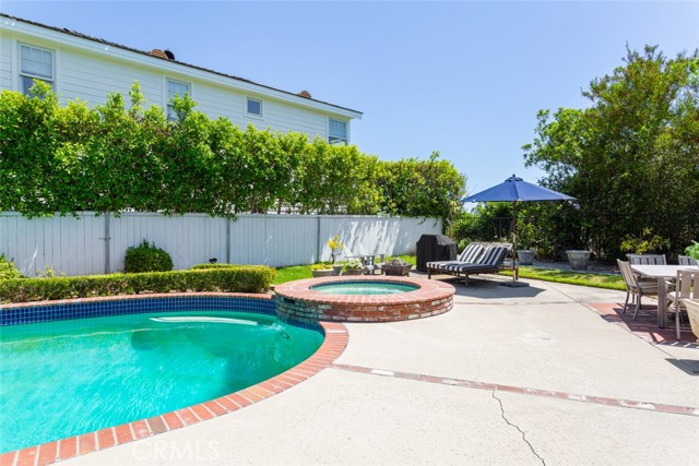 Detail Gallery Image 37 of 43 For 2107 Arbutus St, Newport Beach,  CA 92660 - 4 Beds | 2/1 Baths