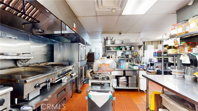 3630 E Slauson Avenue, Maywood CA: https://media.crmls.org/medias/f30d4236-6f0b-4e43-92d7-8d80ed6bb38c.jpg