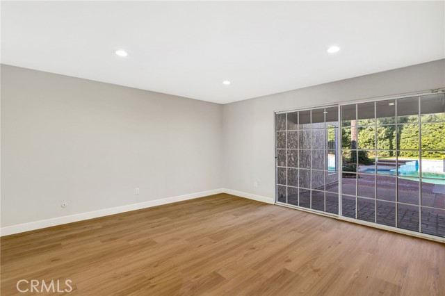 10938 Remmet Avenue, Chatsworth CA: https://media.crmls.org/medias/f30e01a7-ff83-4559-9c22-52e84ddbc88b.jpg